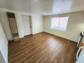 738 Columbia St, Unit A in Santa Fe, NM - Building Photo - Building Photo