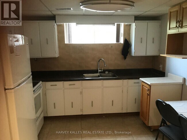 80 Maple Grove Ave in Richmond Hill, ON - Building Photo - Building Photo