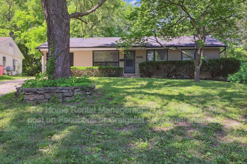 5336 Appleton Ave in Raytown, MO - Foto de edificio