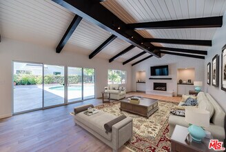 13133 Morrison St in Los Angeles, CA - Building Photo - Building Photo