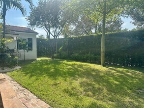 765 N Greenway Dr in Coral Gables, FL - Building Photo - Building Photo