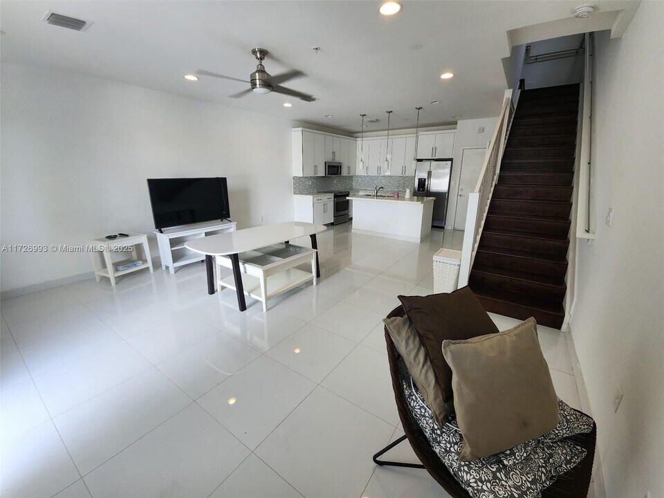 2630 NE 213th St in Miami, FL - Building Photo