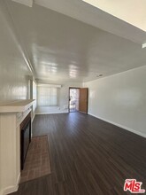 818 E Nutwood St, Unit 260 in Inglewood, CA - Building Photo - Building Photo