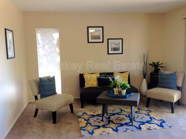 1250 Escobar St in Martinez, CA - Building Photo - Building Photo