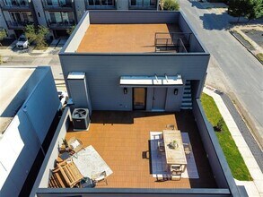 2336 N Carroll Ave in Dallas, TX - Foto de edificio - Building Photo