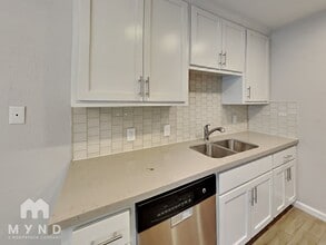 2336 Villanova Cir in Sacramento, CA - Building Photo - Building Photo
