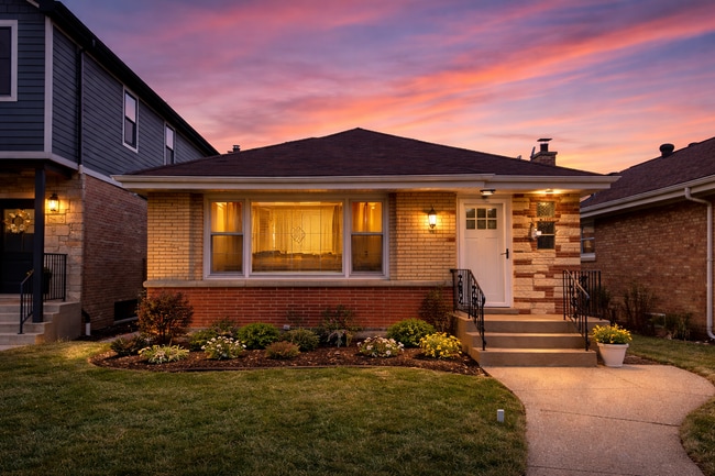 property at 5410 N Neenah Ave