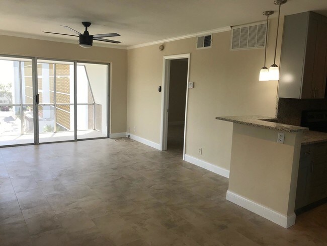 3040 NE 16th Ave-Unit -402 in Oakland Park, FL - Building Photo - Building Photo