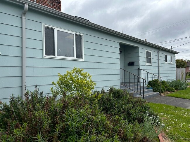 property at 1906 15th St