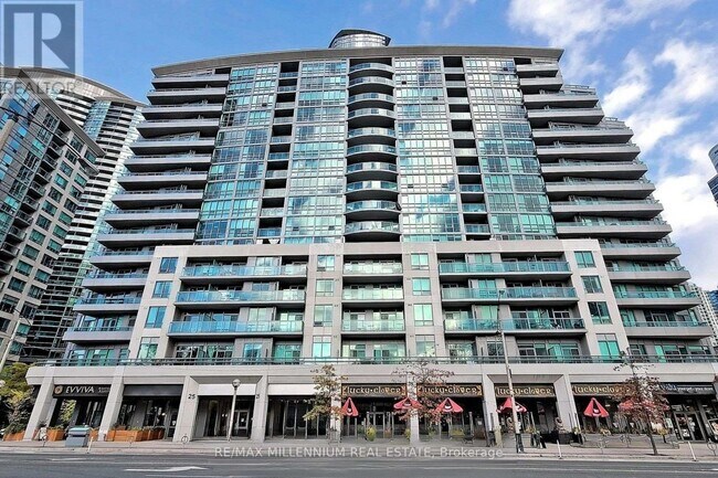 25-1525 Lower Simcoe St in Toronto, ON - Building Photo - Building Photo