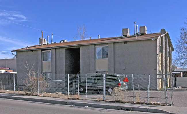 500 Charleston St SE in Albuquerque, NM - Building Photo - Building Photo