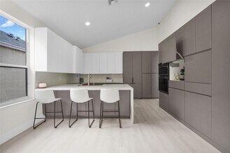 6386 NW 78th Pl in Parkland, FL - Foto de edificio - Building Photo
