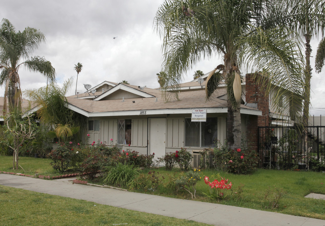 1855 Ohio St in Riverside, CA - Building Photo