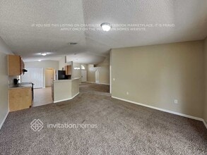 7378 Overland Park Blvd in Jacksonville, FL - Foto de edificio - Building Photo