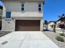 916 Summer Ct in Carson City, NV - Building Photo