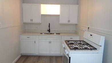 127-129 W Avenue A in Garland, TX - Building Photo - Building Photo