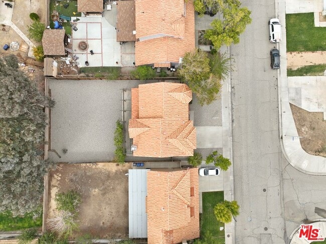37105 Zinnia St in Palmdale, CA - Building Photo - Building Photo
