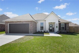 117 Rail Wy in Thibodaux, LA - Building Photo