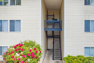 The Village at Newport in Kent, WA - Foto de edificio - Building Photo