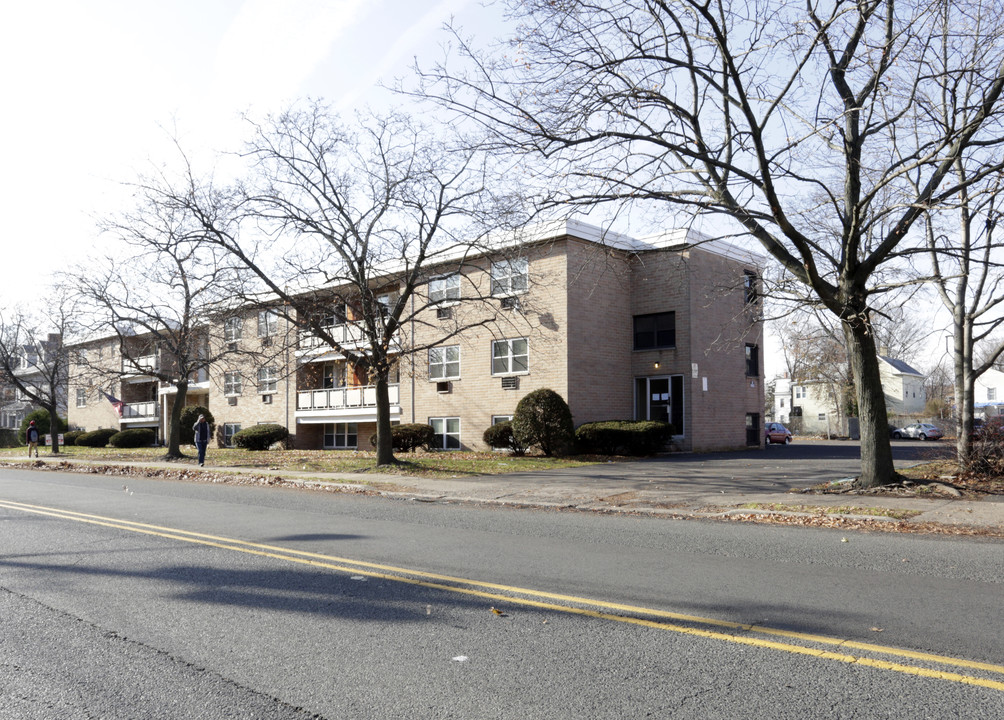 Parkchester Apartments in Plainfield, NJ - Building Photo