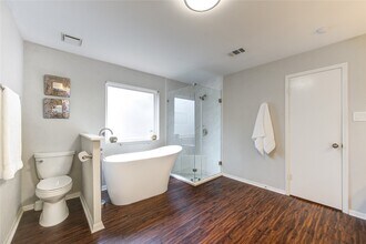 12147 Ella Lee Ln in Houston, TX - Building Photo - Building Photo