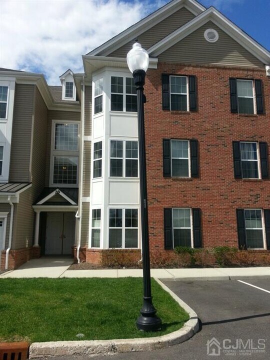 2818 Edward Stec Blvd in Edison, NJ - Building Photo