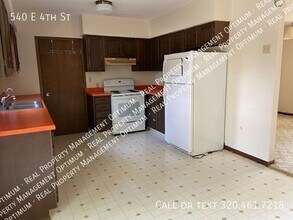 540 E 4th St in Morris, MN - Building Photo - Building Photo