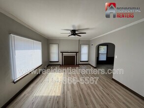 3914 W Hampton Ave in Milwaukee, WI - Building Photo - Building Photo