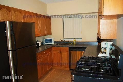 132 Lake Shore Rd-Unit -APT# 2- in Boston, MA - Foto de edificio