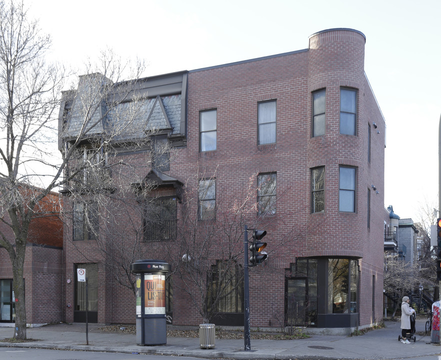 3800 Saint-Hubert in Montréal, QC - Building Photo