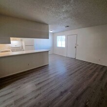 156 Judy Ln in Henderson, NV - Building Photo - Building Photo