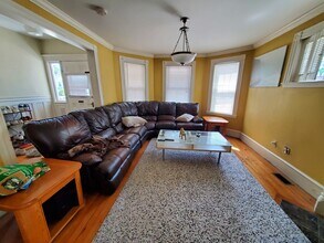 22 Burton St, Unit 1 in Boston, MA - Building Photo - Building Photo