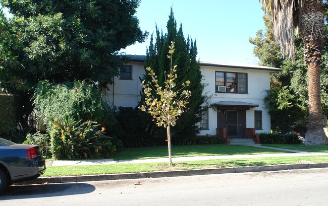 1601 Greenfield Ave in Los Angeles, CA - Building Photo - Building Photo