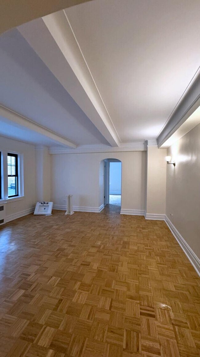 95 Christopher St in New York, NY - Building Photo - Building Photo