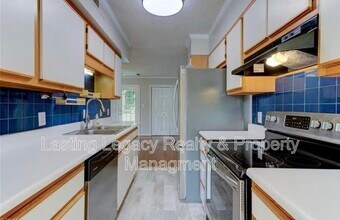 845 Salem Pointe Ln in Winston-Salem, NC - Building Photo - Building Photo