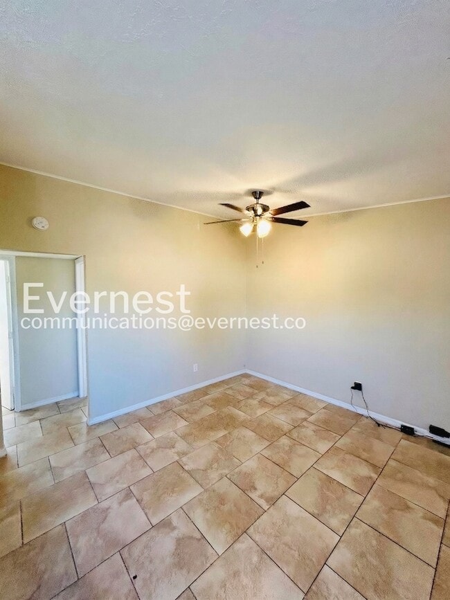 2925 N 46th St, Unit B in Tampa, FL - Foto de edificio - Building Photo