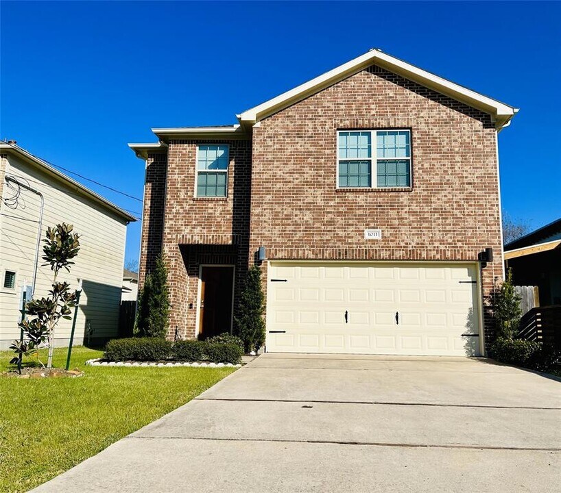1011 E 37th St in Houston, TX - Foto de edificio