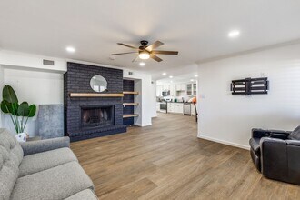 11127 Pinehurst Dr in Austin, TX - Building Photo - Building Photo