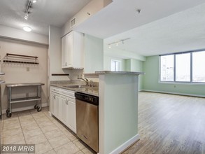 555 Massachusetts Ave NW-Unit -1317 in Washington, DC - Building Photo - Building Photo