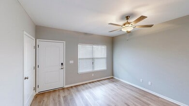 513 Pampas St in Pleasant Hill, MO - Building Photo - Building Photo