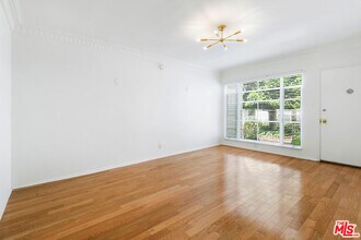 154 N Sycamore Ave in Los Angeles, CA - Building Photo - Building Photo