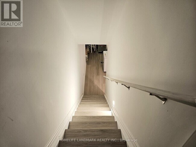 9 Frisinger Ln in Markham, ON - Building Photo - Building Photo