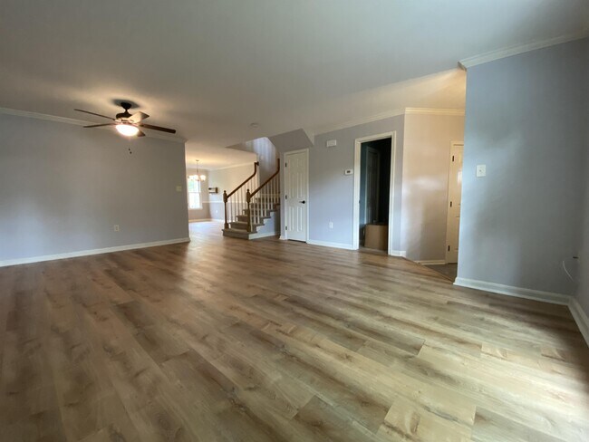 211 Morningside Dr in Falling Waters, WV - Building Photo - Building Photo