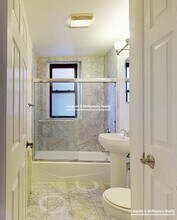 1404 Commonwealth Ave, Unit 7 in Boston, MA - Foto de edificio - Building Photo