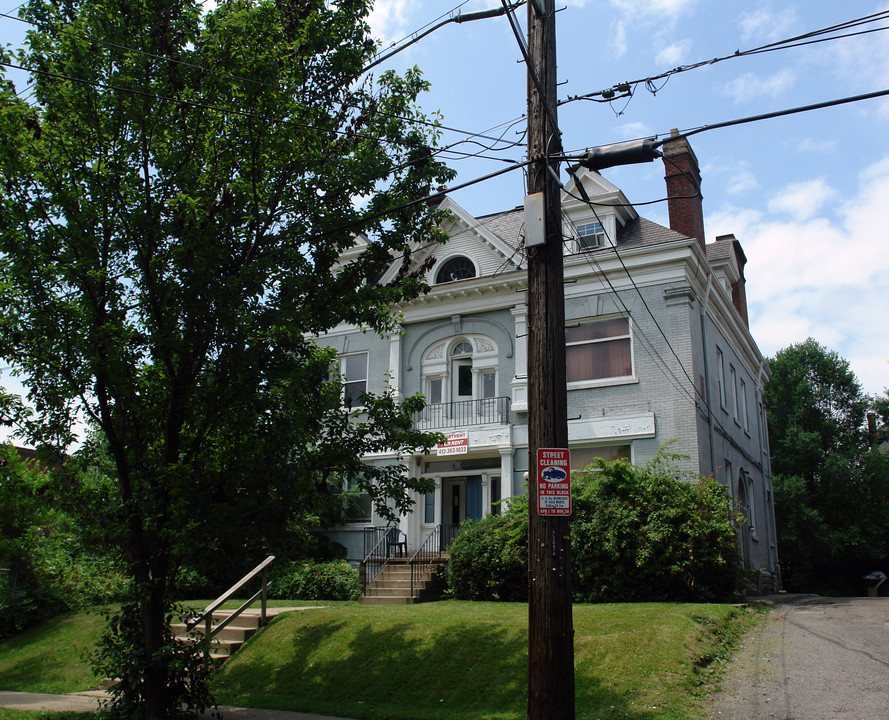 462 S Aiken Ave in Pittsburgh, PA - Building Photo