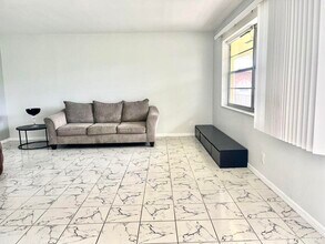 216 N Federal Hwy in Lake Worth Beach, FL - Building Photo - Building Photo