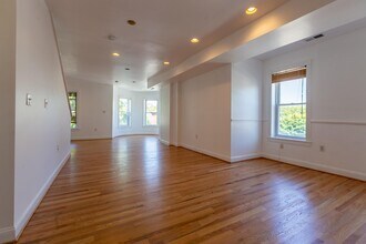 1819 1st St NW in Washington, DC - Building Photo - Building Photo