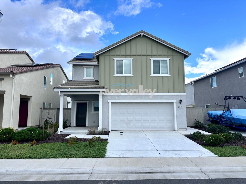 9088 Farmstead Cir in Roseville, CA - Building Photo