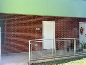 501 Shiloh Dr in Laredo, TX - Building Photo - Building Photo