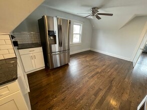 922 Richmont St, Unit 3 in Scranton, PA - Building Photo - Building Photo